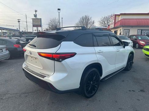 Used 2021 Toyota Highlander Platinum image 5
