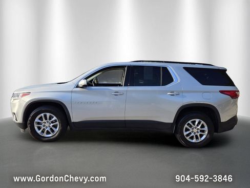 Used 2019 Chevrolet Traverse LT FWD image 2