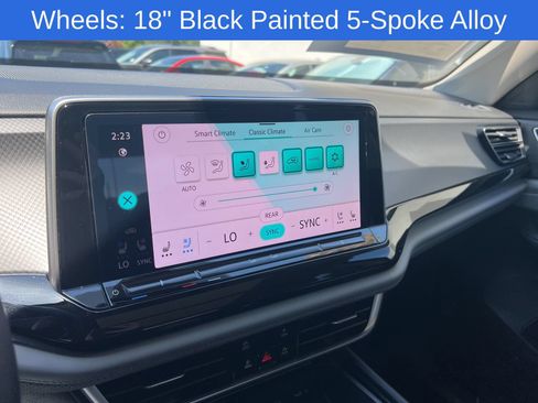 Certified 2024 Volkswagen Atlas Peak Edition SE AWD/4WD image 18