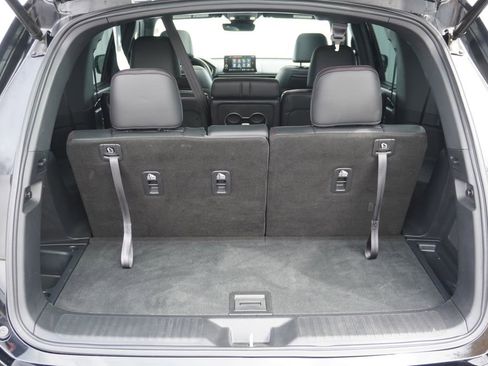 Used 2025 Honda Pilot Black Edition image 9