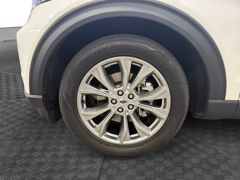 Used 2023 Ford Explorer XLT w/ Equipment Group 202A RWD image 15