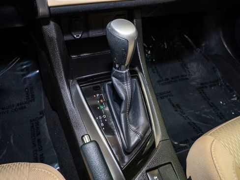 Used 2017 Toyota Corolla LE image 14