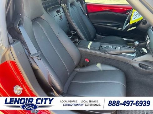 Used 2024 MAZDA MX-5 Miata Grand Touring RWD image 12