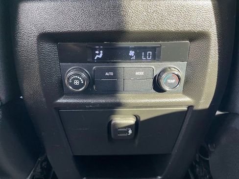 Used 2020 Chevrolet Traverse LS image 40