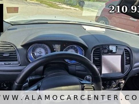 Used 2013 Chrysler 300 S RWD image 38