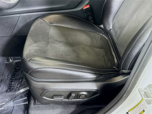 Used 2023 Jeep Grand Cherokee Altitude image 23