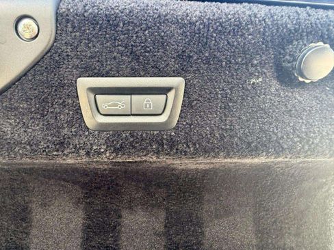 Used 2018 Rolls-Royce Dawn image 24