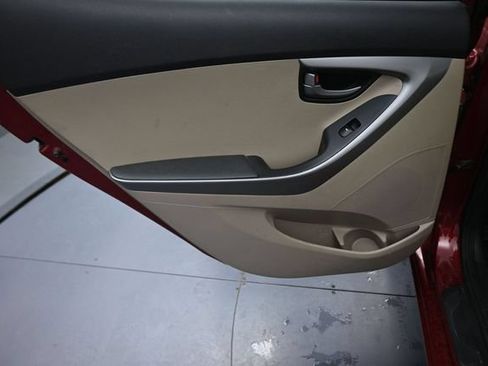 Used 2016 Hyundai Elantra SE FWD image 18