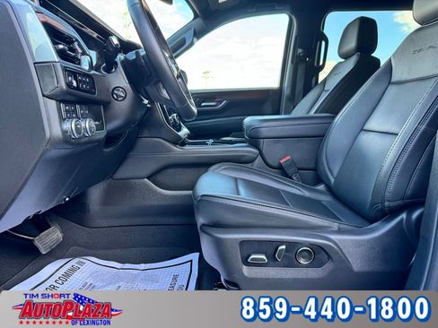 Used 2025 GMC Yukon XL Denali AWD/4WD image 33