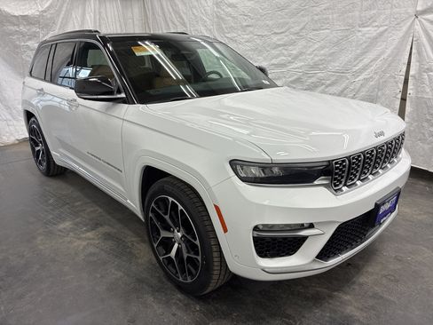 Certified 2024 Jeep Grand Cherokee Summit AWD/4WD image 4