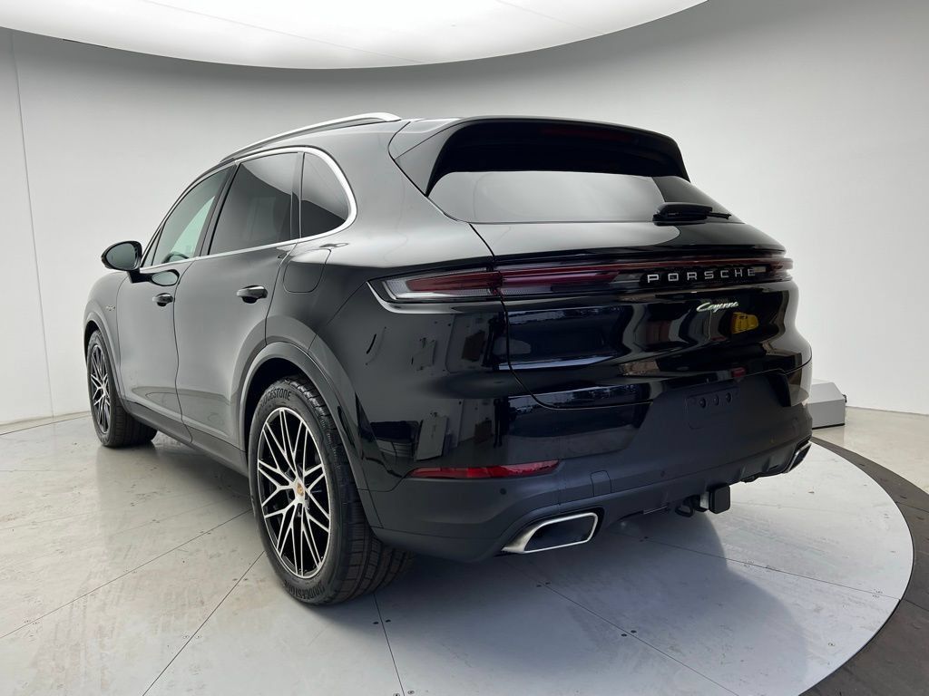 Used 2026 Porsche Cayenne E-Hybrid AWD/4WD image 3