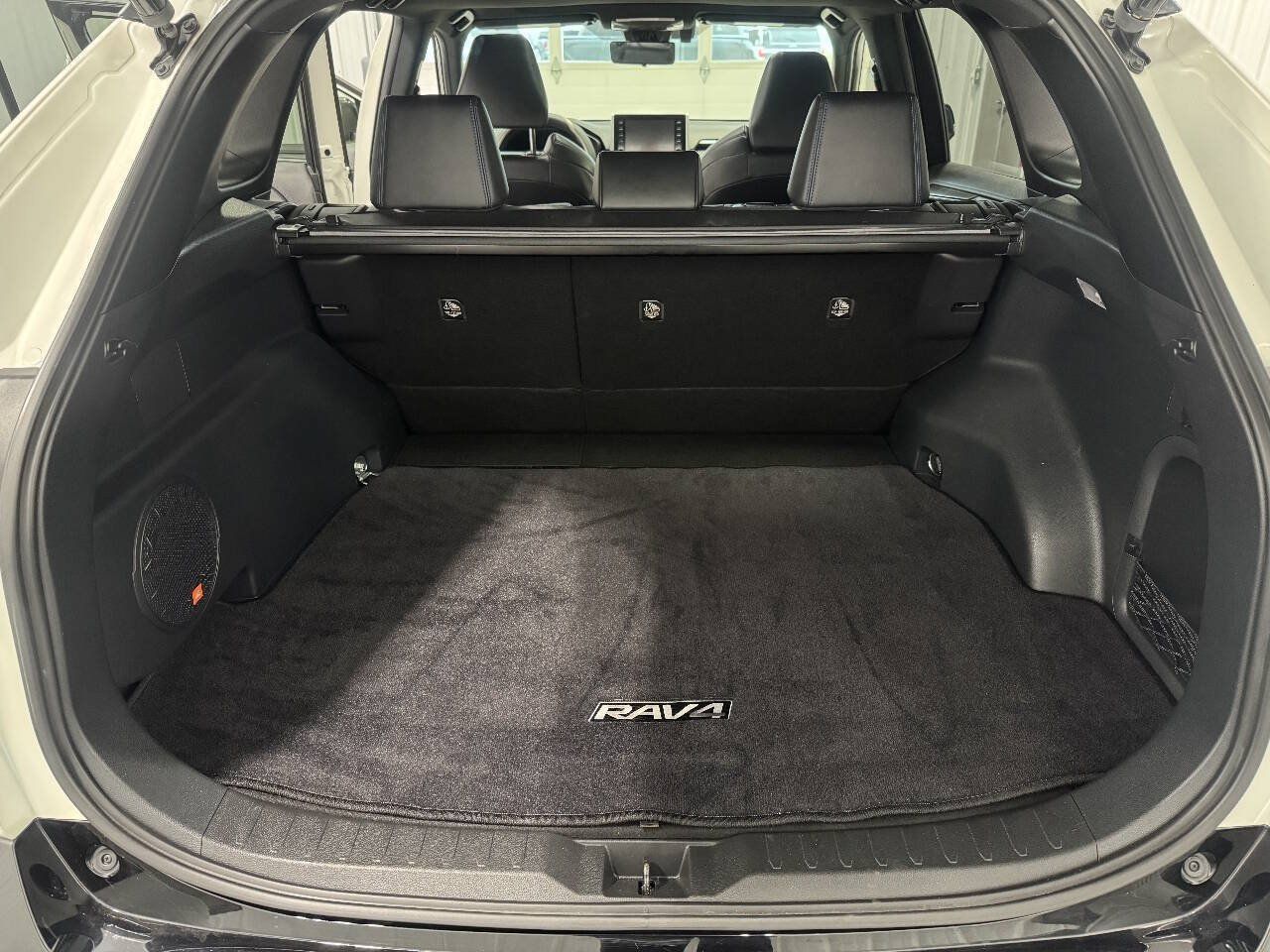 Used 2019 Toyota RAV4 XSE AWD/4WD image 14