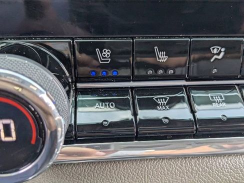 Used 2023 Chevrolet Colorado ZR2 w/ ZR2 Convenience Package III image 29