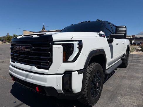 Used 2024 GMC Sierra 3500 AT4 w/ AT4 Premium Plus Package AWD/4WD image 9