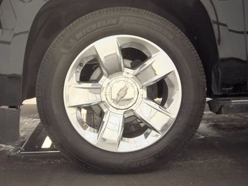 Used 2015 Chevrolet Suburban LTZ image 14