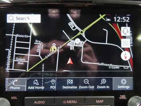 Used 2023 Nissan Frontier PRO-4X image 14