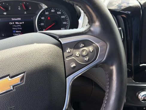 Used 2020 Chevrolet Traverse LT FWD image 29