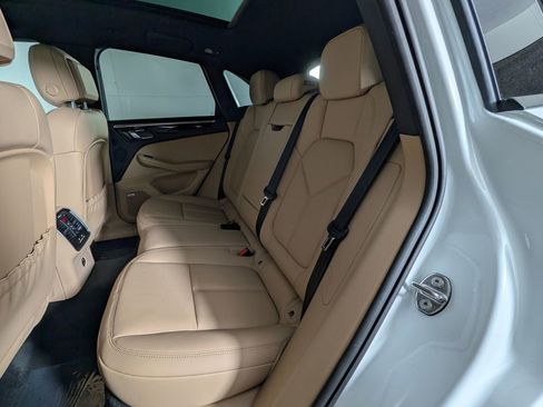 New 2026 Porsche Macan image 24