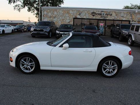 Used 2014 MAZDA MX-5 Miata Sport RWD image 4
