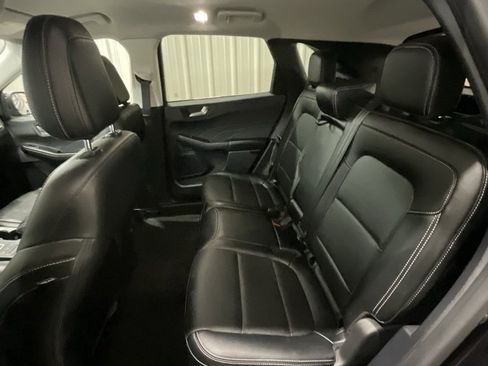 Used 2022 Ford Escape Titanium image 11