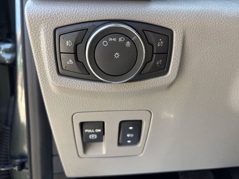 Used 2015 Ford F150 XLT w/ Equipment Group 302A Luxury AWD/4WD image 23
