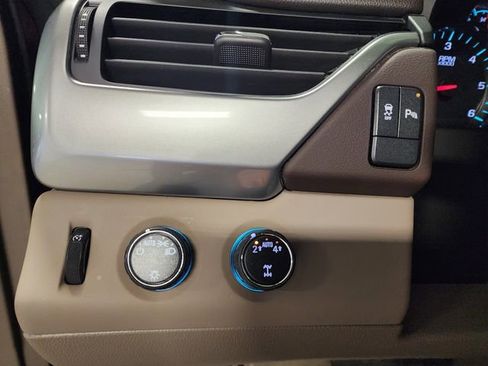 Used 2019 Chevrolet Suburban LS image 25