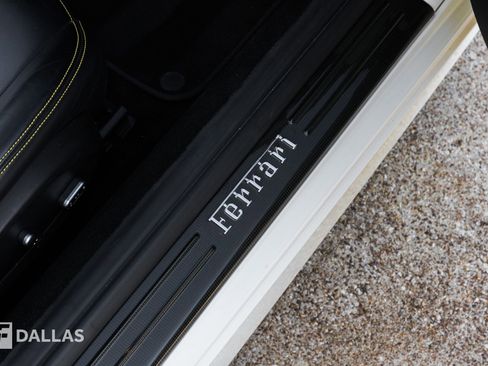 Used 2015 Ferrari California T image 35
