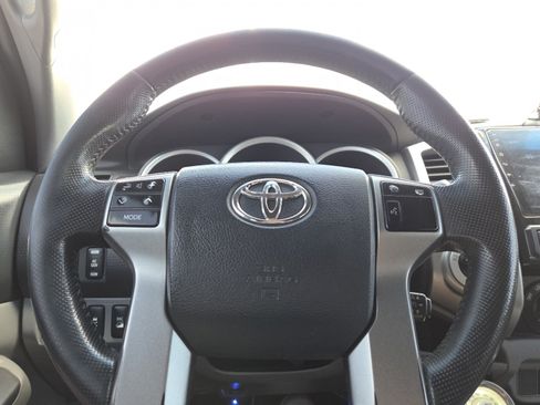Used 2012 Toyota Tacoma 4x4 Double Cab w/ TRD Off-Road Pkg image 25