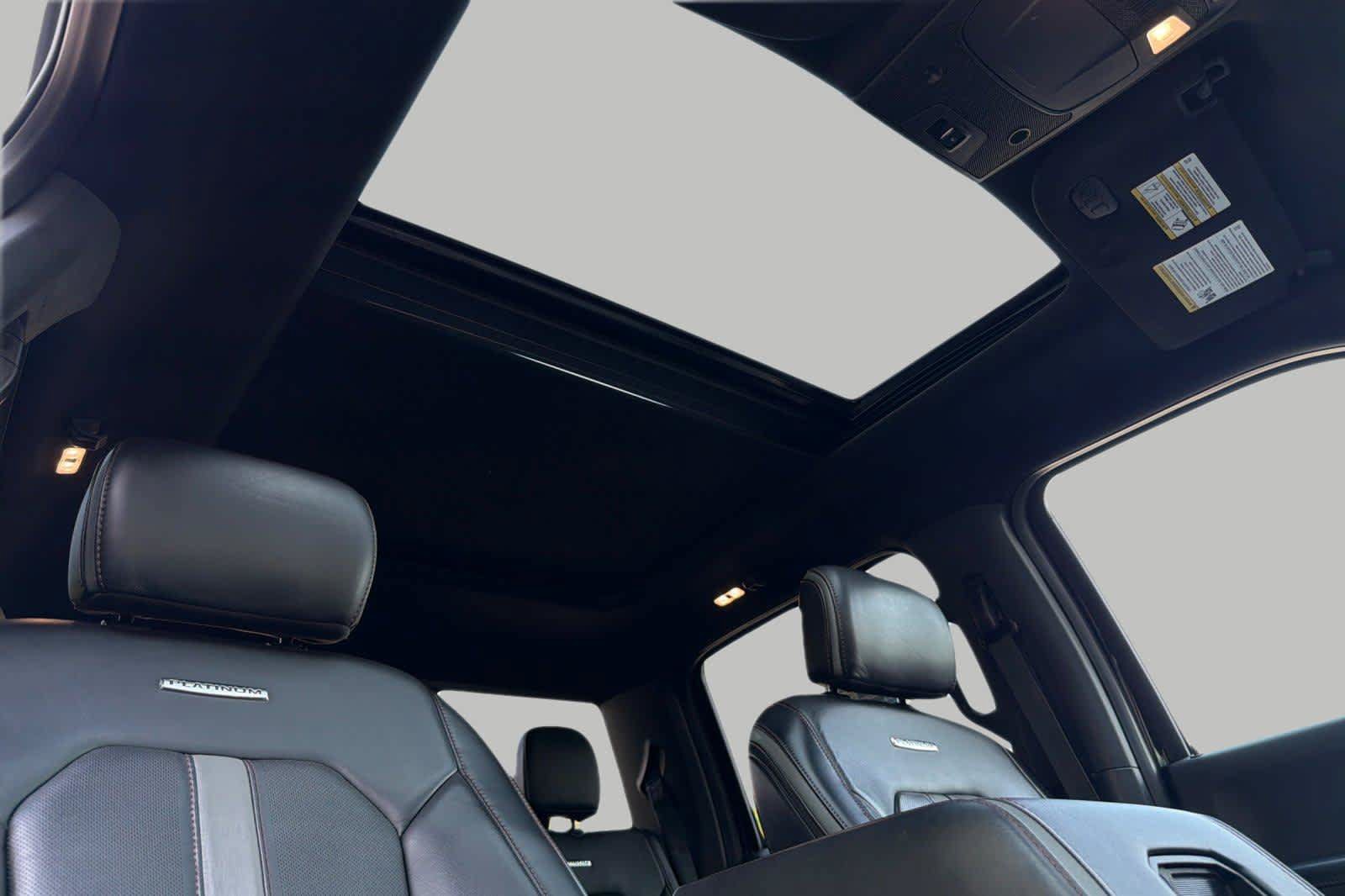 Used 2018 Ford F150 Platinum w/ Equipment Group 701A Luxury AWD/4WD image 18