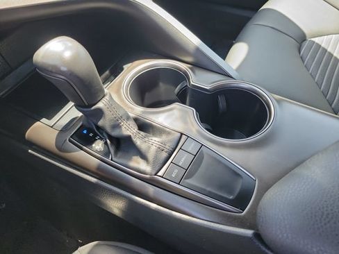 Used 2024 Toyota Camry SE FWD image 15