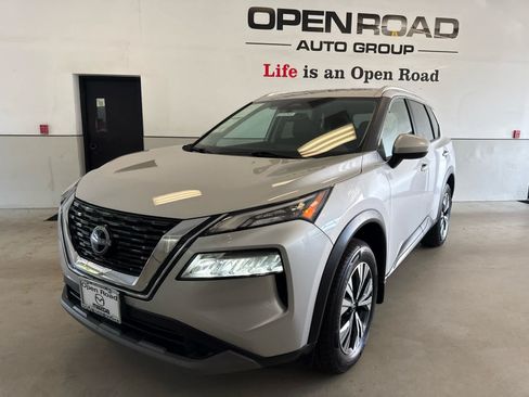 Used 2023 Nissan Rogue SV w/ SV Premium B Package AWD/4WD image 2