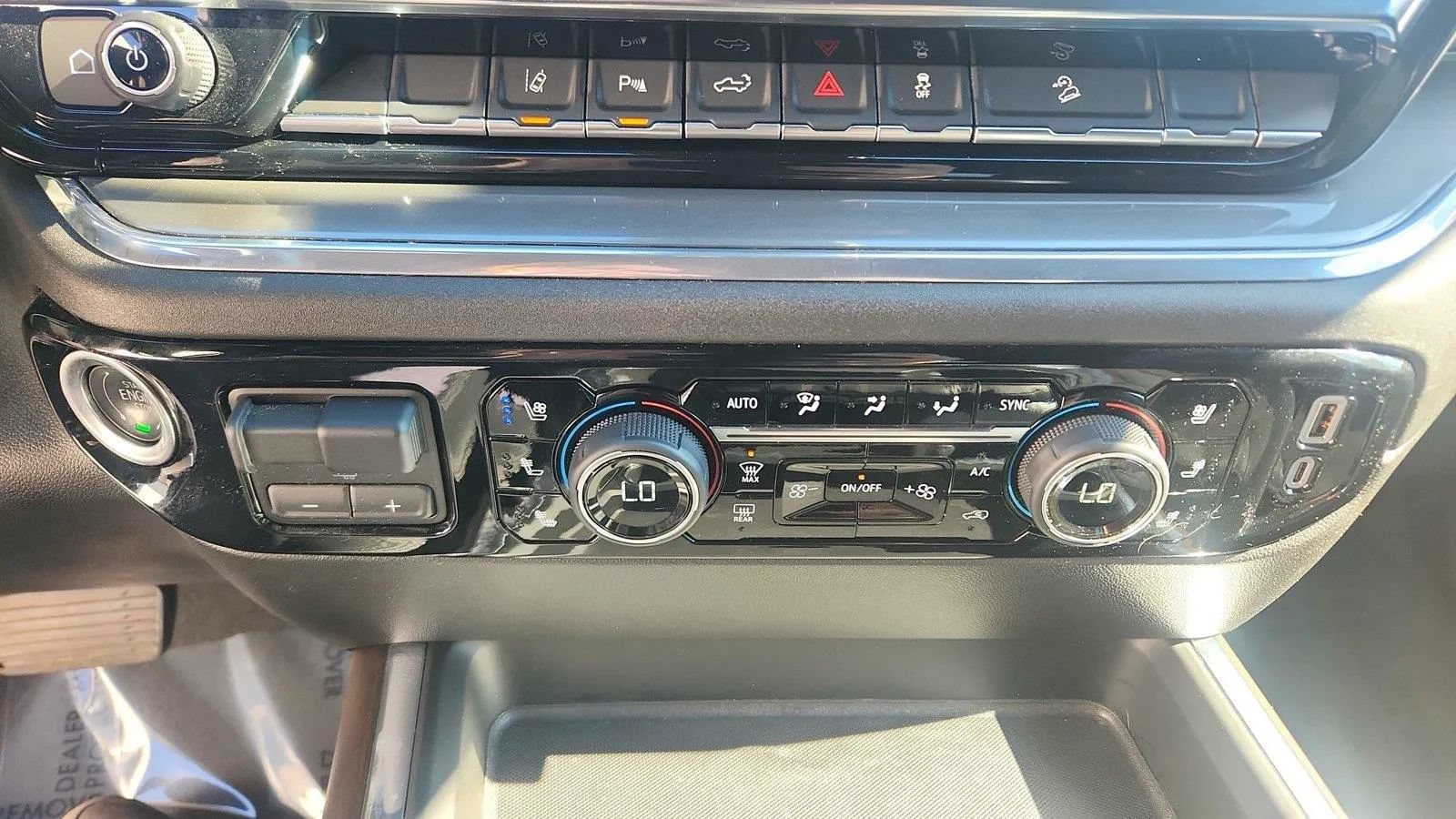 Used 2024 Chevrolet Silverado 2500 High Country w/ High Country Premium Package AWD/4WD image 17