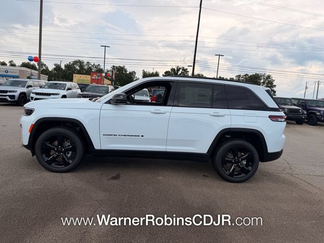 New 2026 Jeep Grand Cherokee Limited w/ Limited Altitude Package RWD image 4