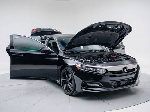 Used 2019 Honda Accord Sport image 13