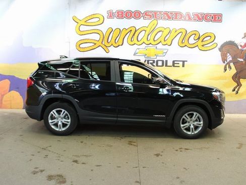 Used 2021 GMC Terrain SLE image 1