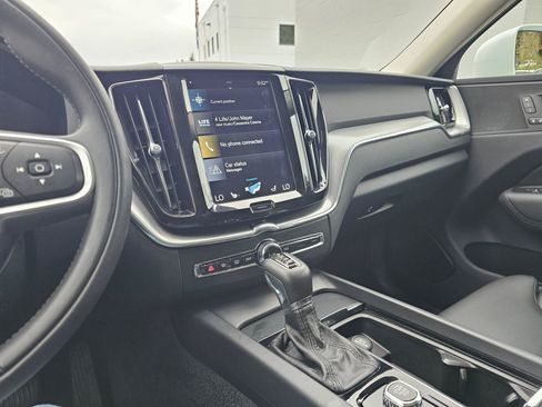 Used 2019 Volvo XC60 T6 Momentum w/ Premium Package AWD/4WD image 29