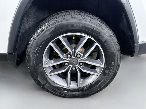 Used 2019 Jeep Grand Cherokee Limited AWD/4WD image 31