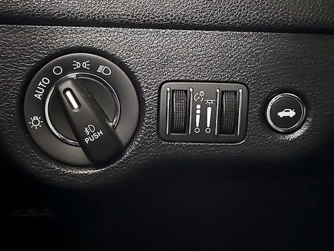 Used 2017 Chrysler 300 Limited w/ Value Package image 25