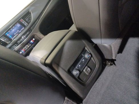 Used 2022 Buick Enclave Essence w/ Experience Buick Package image 22