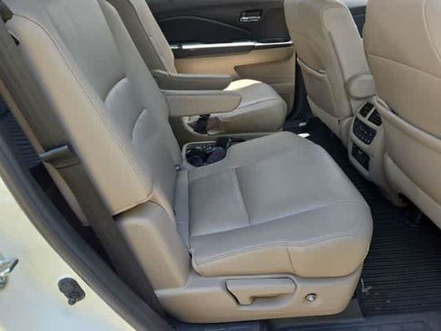 Used 2019 Honda Pilot Touring image 20