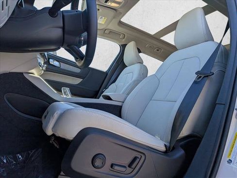 New 2026 Volvo XC40 B5 Plus w/ Protection Package Premier AWD/4WD image 5