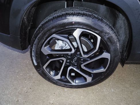 Certified 2024 Chevrolet Trax RS w/ Sunroof Package image 38