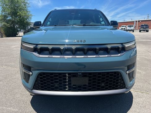 New 2026 Jeep Grand Wagoneer Summit AWD/4WD image 2