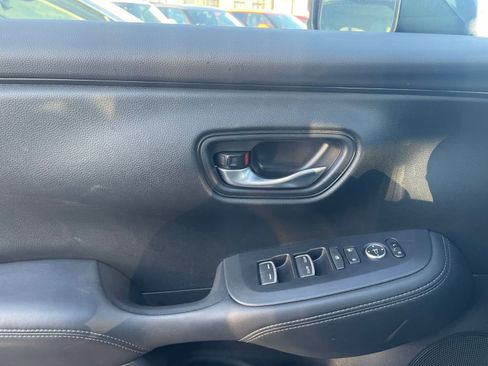 Used 2025 Honda HR-V EX-L image 18