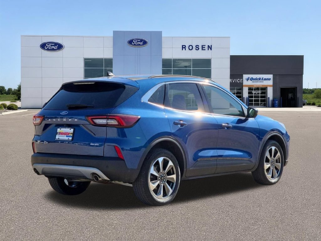 Certified 2023 Ford Escape Platinum w/ Premium Technology Package AWD/4WD image 3