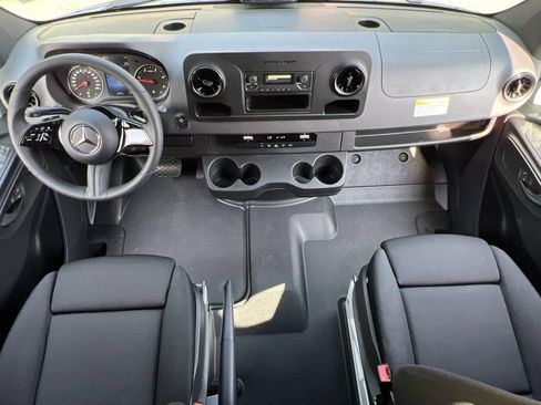 New 2025 Mercedes-Benz Sprinter 2500 image 21
