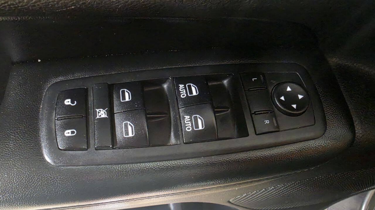 Used 2018 Jeep Grand Cherokee Altitude AWD/4WD image 22