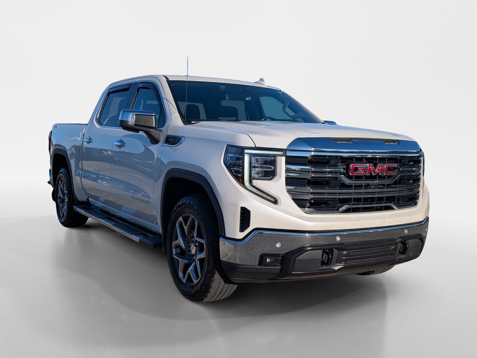 Used 2022 GMC Sierra 1500 SLT w/ SLT Premium Plus Package AWD/4WD image 1