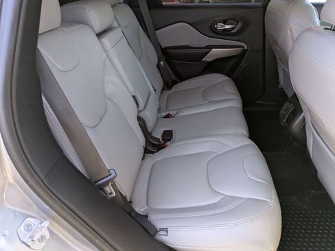 Used 2017 Jeep Cherokee Latitude w/ Safety/Convenience Group image 26