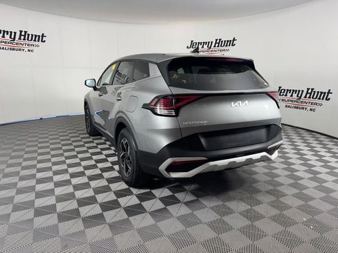 Used 2024 Kia Sportage LX image 8